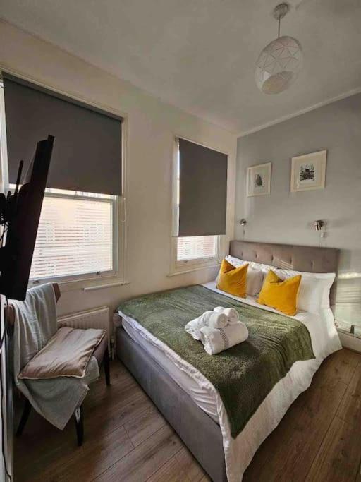 Beautiful And Spacious Flat ลอนดอน ภายนอก รูปภาพ