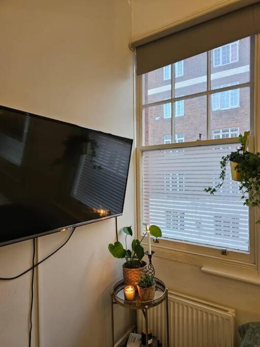 Beautiful And Spacious Flat ลอนดอน ภายนอก รูปภาพ