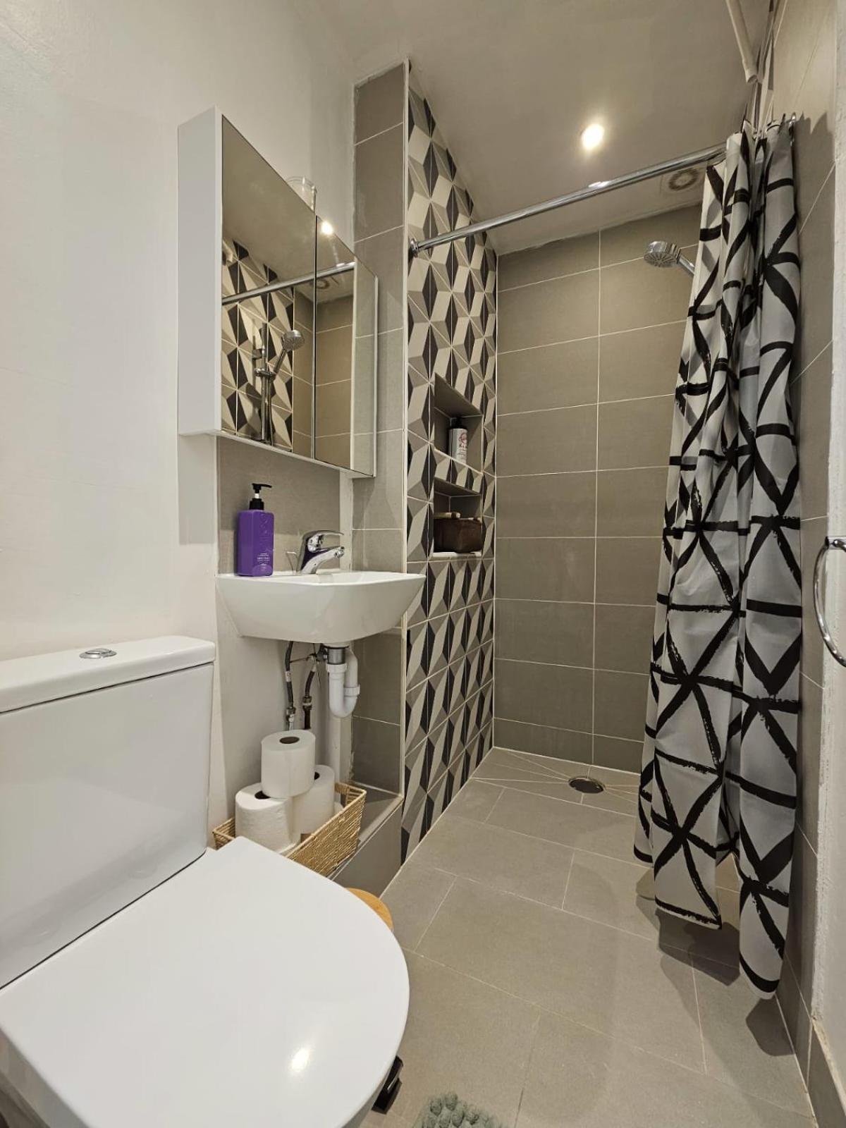 Beautiful And Spacious Flat ลอนดอน ภายนอก รูปภาพ
